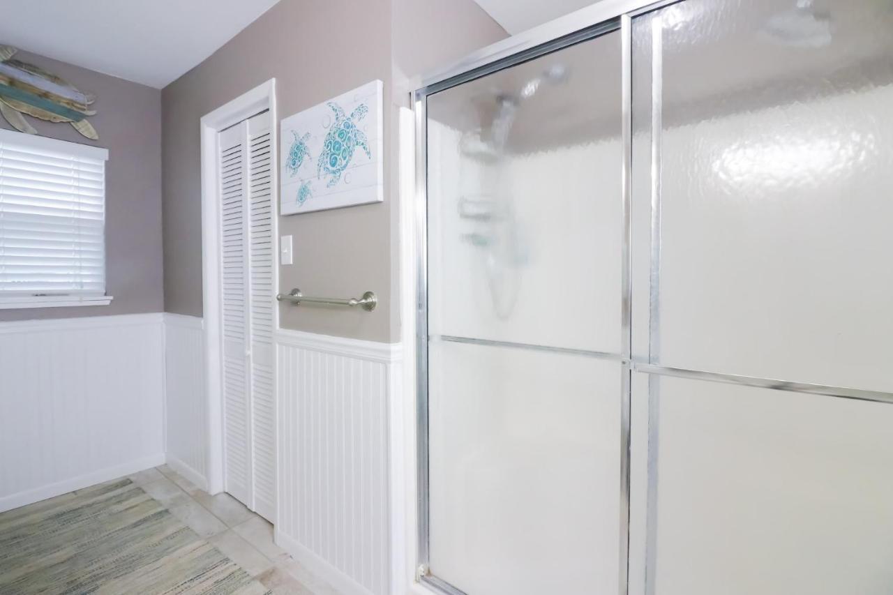 Sunny Daze Walk To Beach 2 Decks Pet Friendly Has A Mini Bar Galveston Extérieur photo